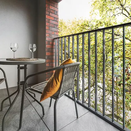 Komfort Z Balkonem I Parkingiem W Centrum Wroclawia Apartmán Vratislav